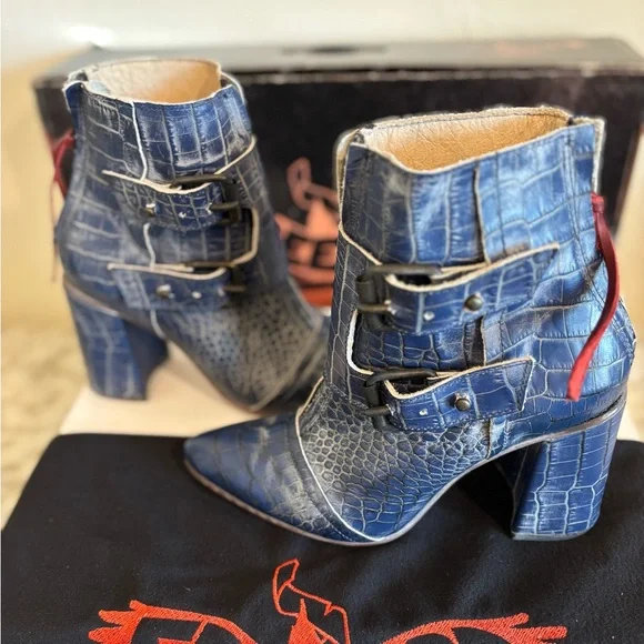 Blue Croc Joey by Freebird 8 - Picture 2 of 4